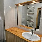 Stylish Newly Renovated 1br With Free Parking Near Arkadia Διαμέρισμα *