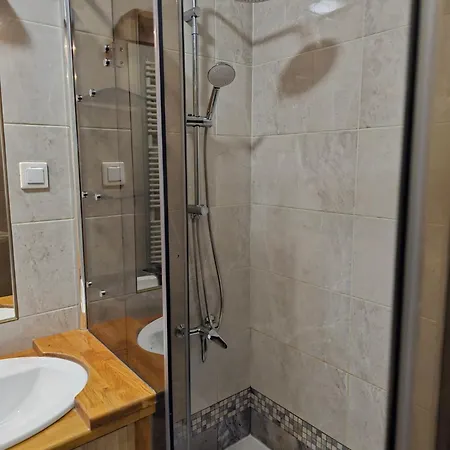 Stylish Newly Renovated 1br With Free Parking Near Arkadia Apartamento Varsovia