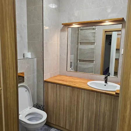 Stylish Newly Renovated 1br With Free Parking Near Arkadia *