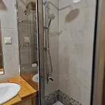 Stylish Newly Renovated 1br With Free Parking Near Arkadia Apartament Warszawa
