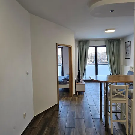 דירה Stylish Newly Renovated 1br With Free Parking Near Arkadia ורשה